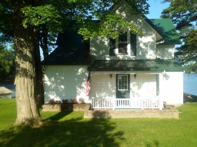 House Alexandria Bay
