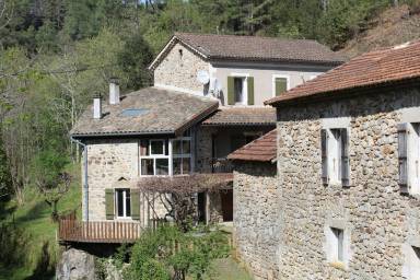 House Saint-Julien-du-Serre