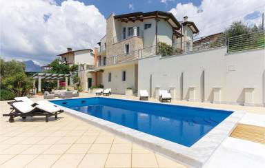 Maisonette Massa