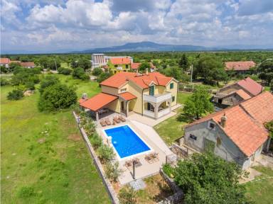 Ferienhaus Brištane