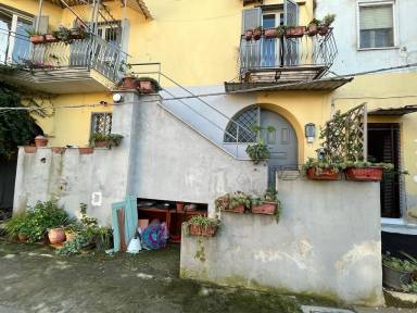 Appartamento Pollena Trocchia
