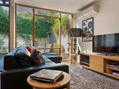 Hus East Melbourne
