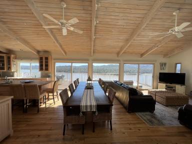 House Lake Nacimiento