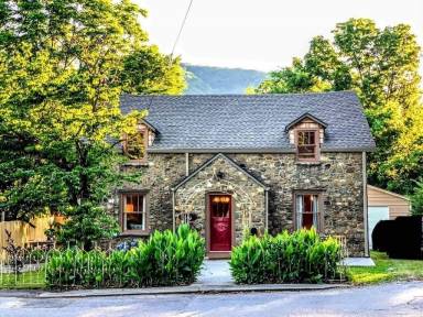 House Hot Springs