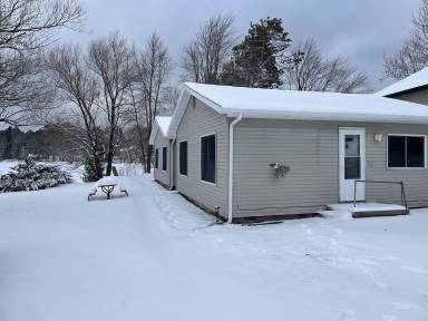 Cabin Pelican Lake