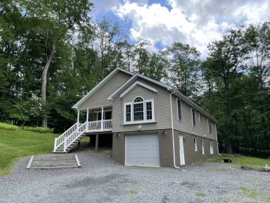 House Pet-friendly Gouldsboro