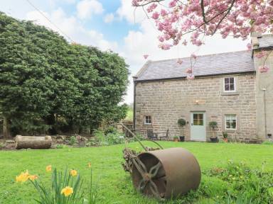 Cottage Yard Winster