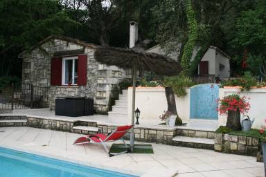 Cottage Yard Beaucaire
