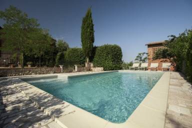 Case vacanza ad Asciano, borgo antico e misterioso - HomeToGo