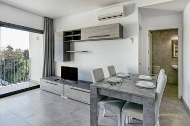 Apartment Kitchen Figueres