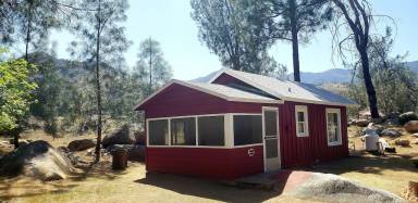 Cabin Lake Isabella