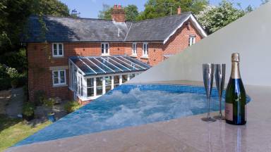 Cottage Frogham