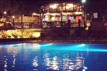 Resort Pool Aafsadiq
