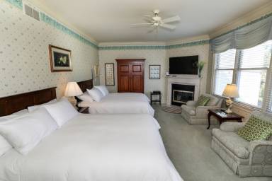 Bed & Breakfast Balcony/Patio East Oakmont