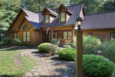 Cabin Lake Harmony