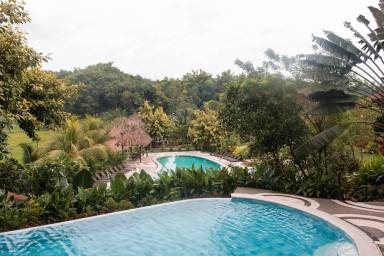 Resort Pool Badiangan