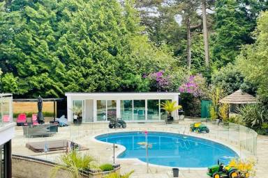 Cottage Pool Parkstone