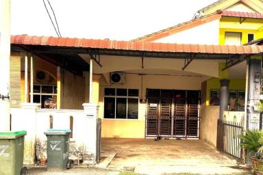 Ferienhaus Kampung Lubok Peringgi