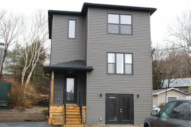House Dartmouth