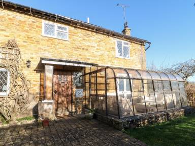 House Pool Hook Norton