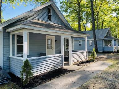 House Pet-friendly Higgins Lake