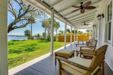 House Balcony Golf Park