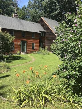 House Pet-friendly Monson