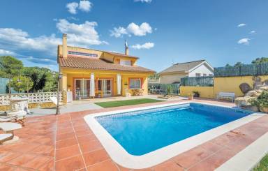 Casas de vacaciones en Canyelles, un pueblo catalán con olor a pan - HomeToGo