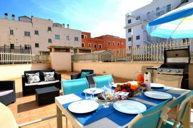Verken het zonnige Mallorca vanuit uw vakantiehuis in Can Pastilla - HomeToGo