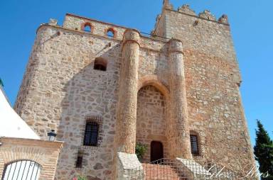 Casa Manzaneque