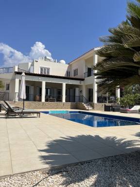 Villa Air conditioning Sea Caves