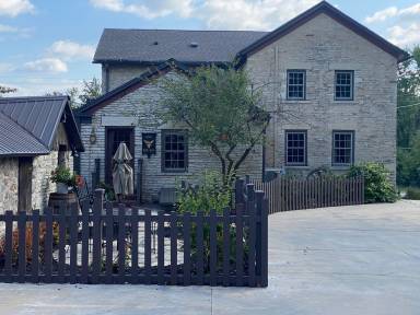 Farmhouse Hillcrest Heights