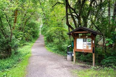 House Pet-friendly West Linn