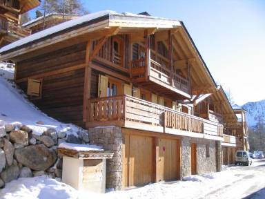 Chalet Isola 2000