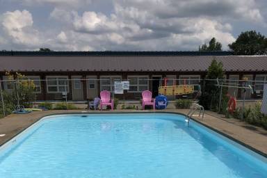 Motel Pool Port Colborne