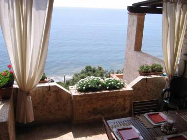 House Kitchen Porto Corallo