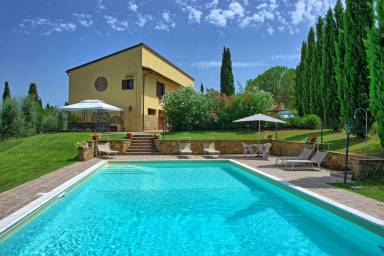 Soggiorno in una casa vacanze a Lucignano: per riscoprire il Medioevo - HomeToGo