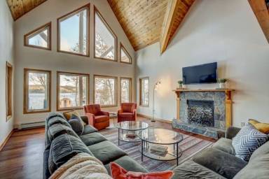 Explore Canada's great outdoors with Haliburton holiday homes - HomeToGo
