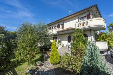 Ferienwohnung Garten Marina di Massa
