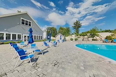 House Pool Arundel
