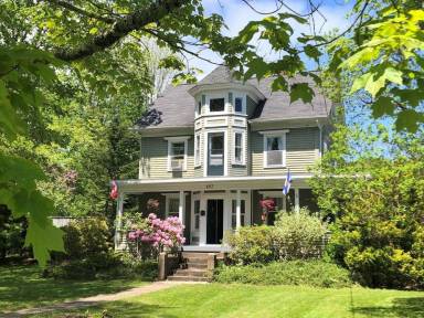 Escape to a Bed and Breakfast in Tranquil Mahone Bay, Nova Scotia - HomeToGo