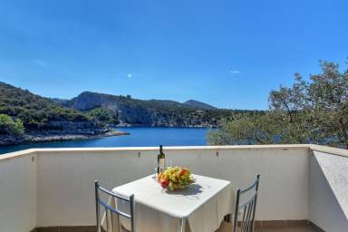 Apartament Gdinj