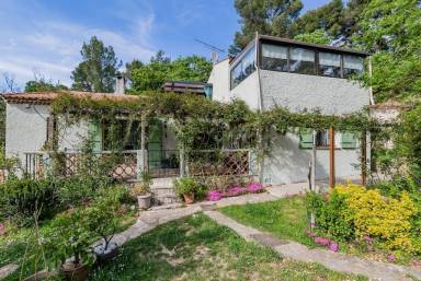 Apartment Yard Aubagne