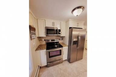 House Kitchen Windham