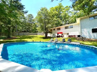 House Pool Pomona Park