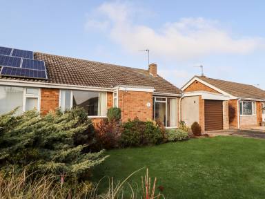 Cottage Yard Sutton on Sea
