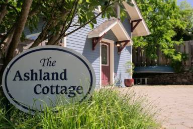 Cottage Kitchen Ashland