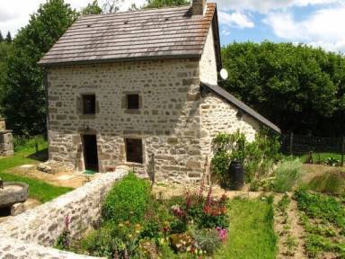 Cottage Saint-Yrieix-la-Montagne