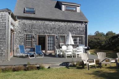 House Tom Nevers