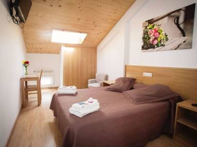 Alquileres vacacionales en Triacastela cerca de la cueva Eirós - HomeToGo